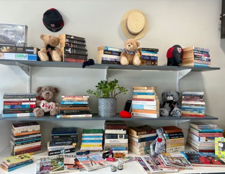 Books_and_teddies