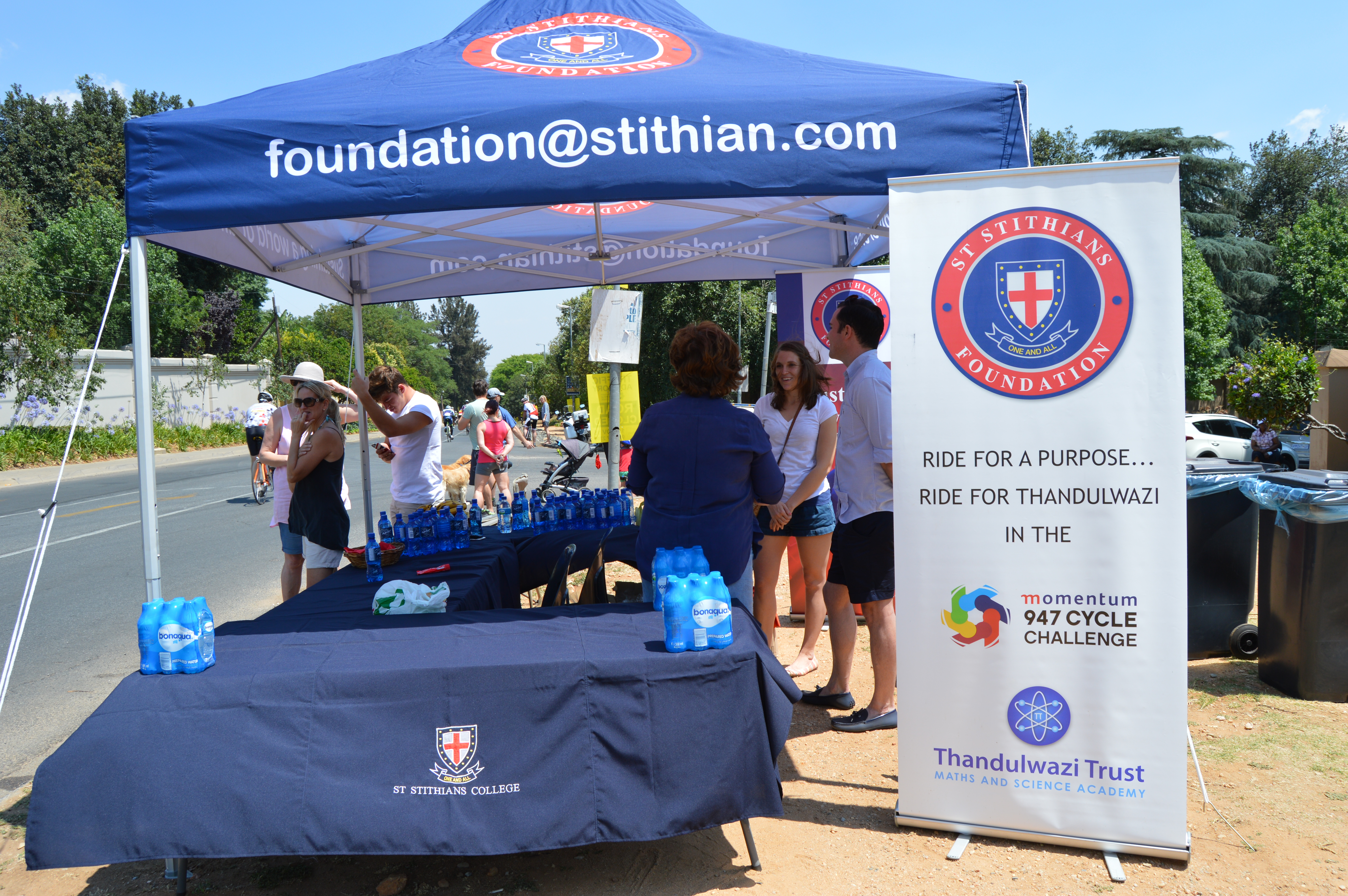 Foundation_stand3