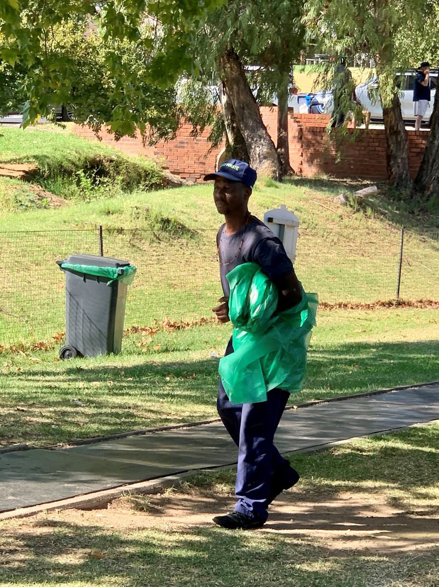 Clearing bins
