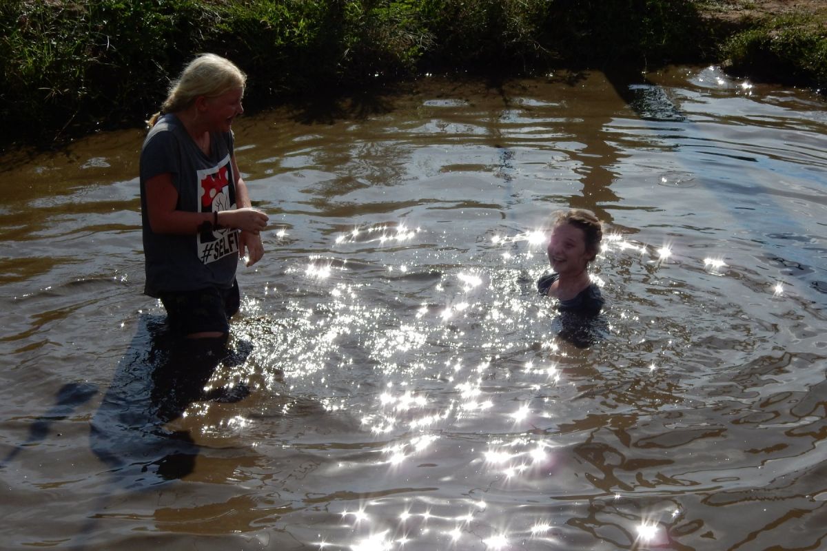 Gr 12  8 camp photos (200)