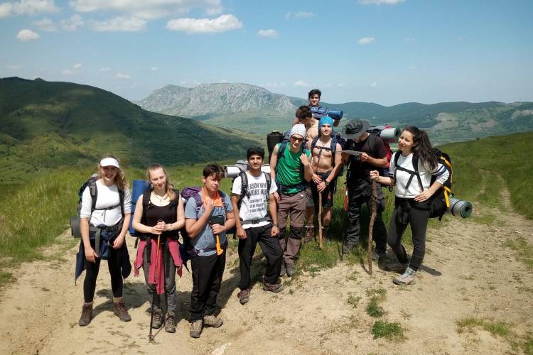 Kate_hike_Trascau_Mountains