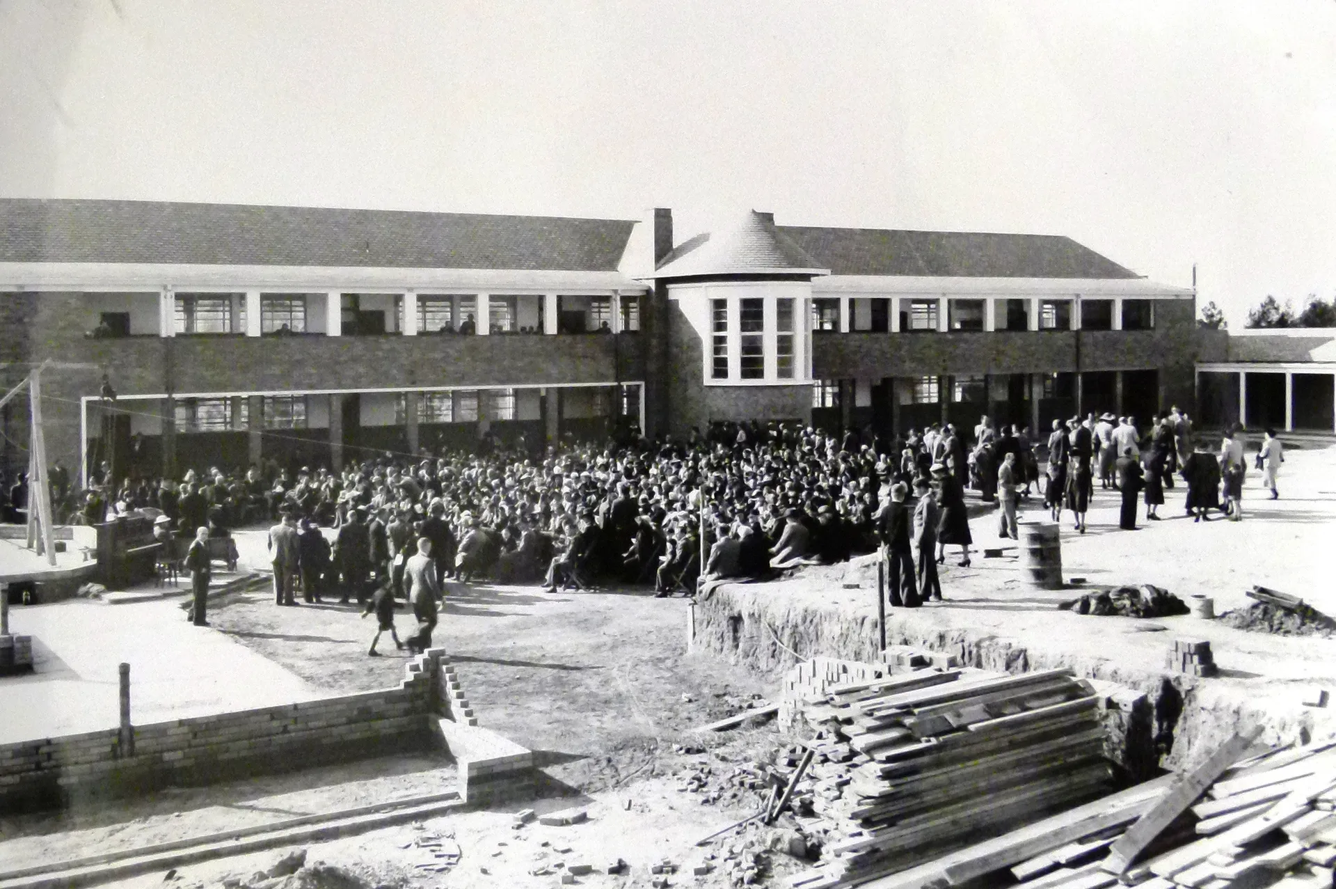 1953 Official opening 8