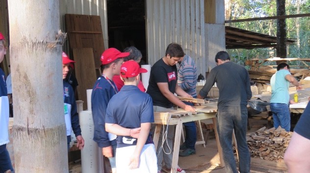 Locals_working_4