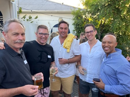Hudsons_Reunion_Group_PIc