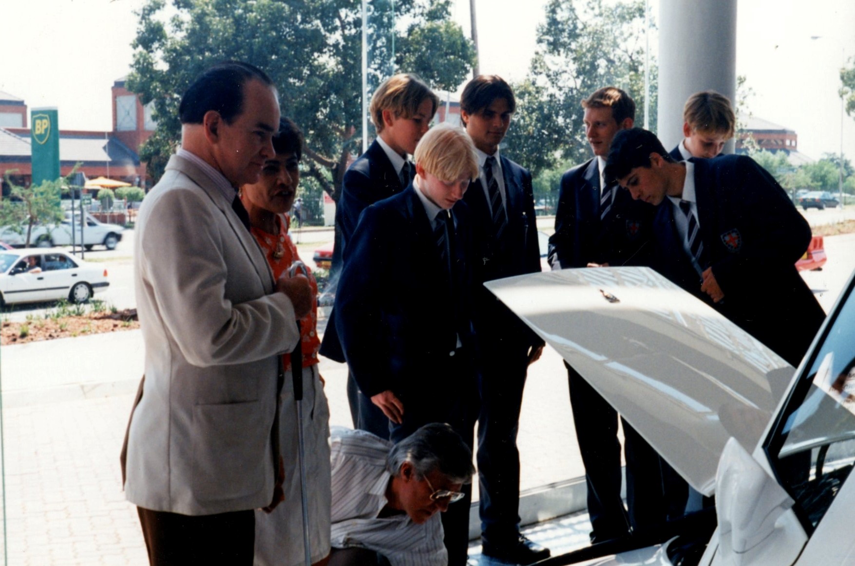 1990s bc kh group to sports car showroom 002
