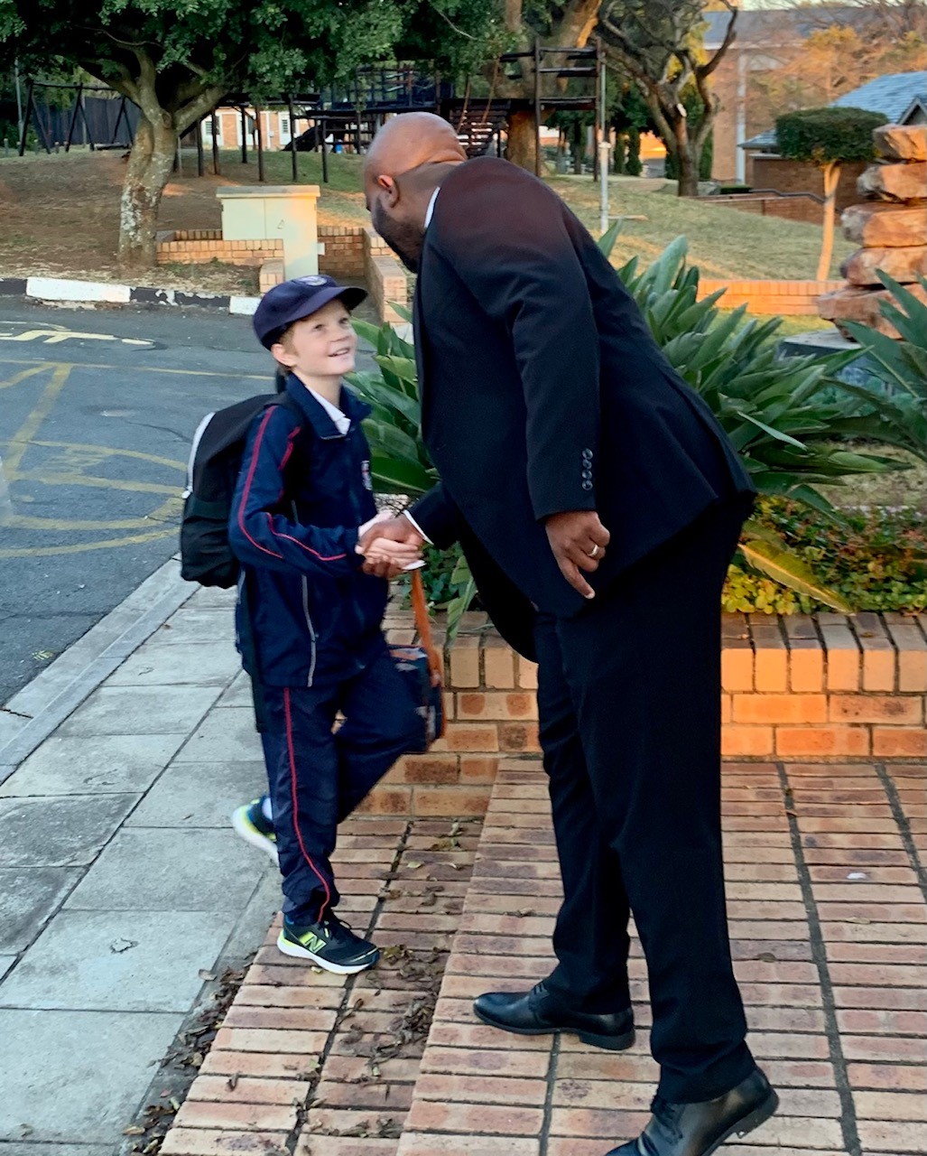 Sm greeting student