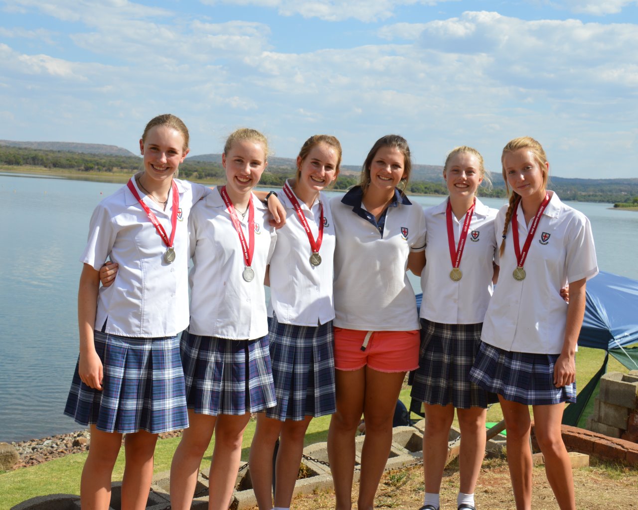 Jennavieve_Williams__Madison_Crews__Bethany_Williamson__Kate_Pringle_and_Katie_Tyndall-Biscoe_(Coxs)__Imogen_Mackie_(coach)