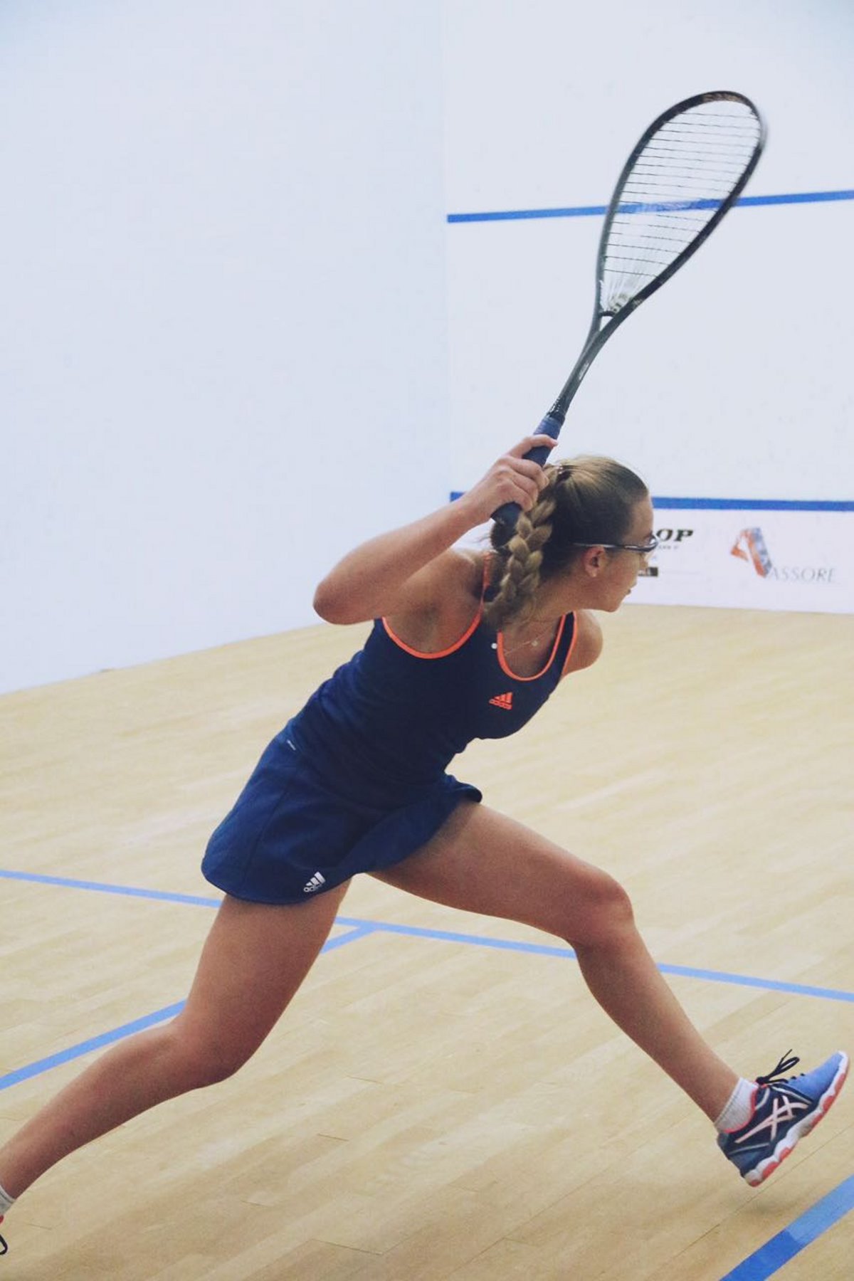 gabi_action_001_1