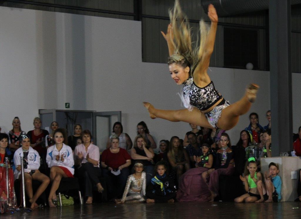 alex_mundell_mid_air