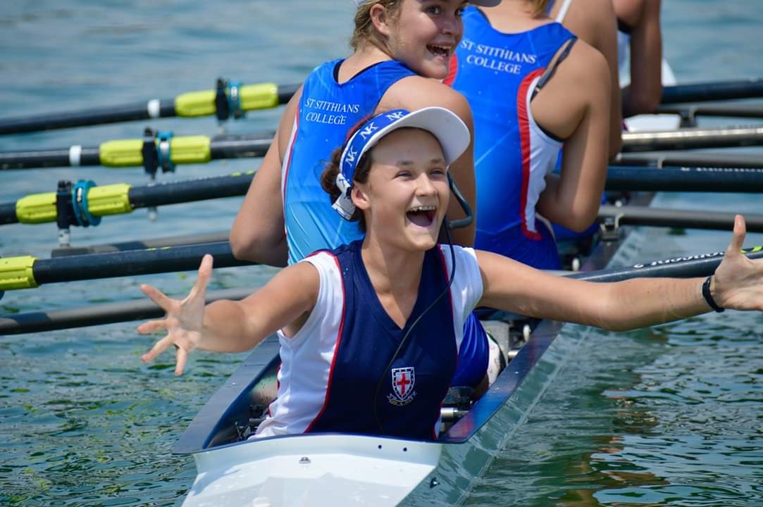 amelia_rowing